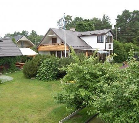 Laane Pansion Bed & Breakfast แกสมู ภายนอก รูปภาพ