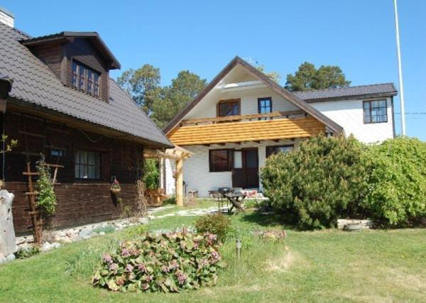 Laane Pansion Bed & Breakfast แกสมู ภายนอก รูปภาพ